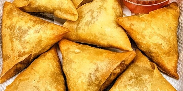 Curry Triangle Bites