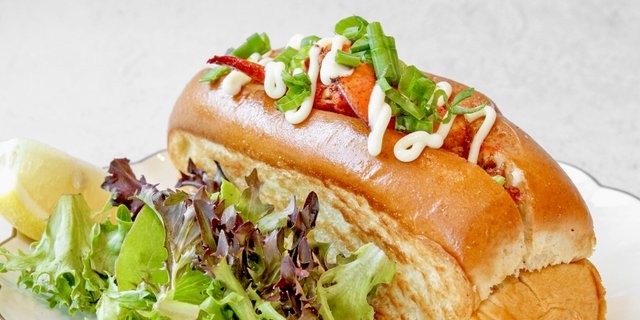 Pinchy OG Lobster Roll