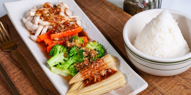 Garlic Tofu & Mixed Vegetables
