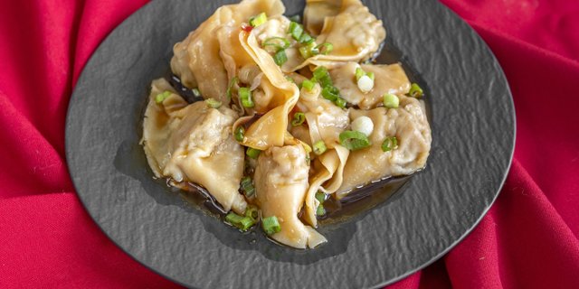 Pork Wonton in Spicy Sauce
