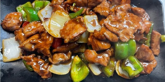 Beef w/ Pepper & Onions Luncheon Special