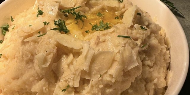 Garlic Parmesan Cheese Yukon Mashed Potatoes
