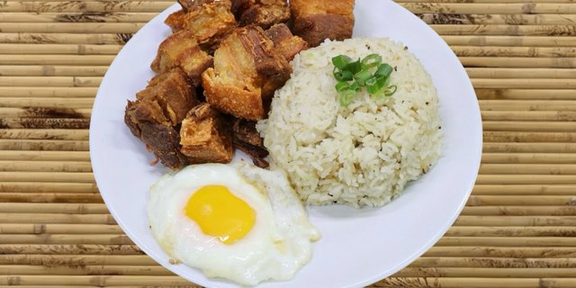 Lechonsilog