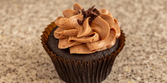 Ooey Goey Caramel Cupcake