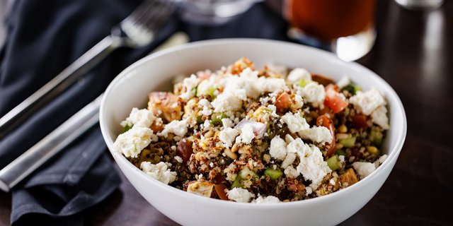 Avocado & Chicken Quinoa Bowl