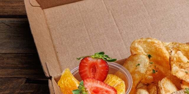 Ham + Cheddar Half-Sandwich Box
