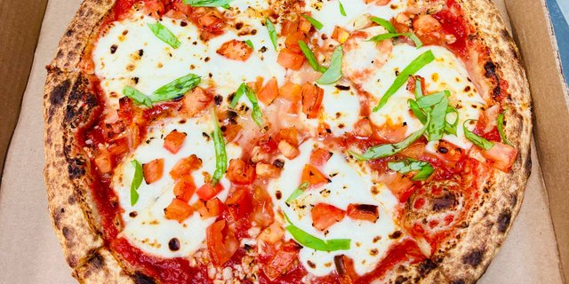 Grandma's Margherita Pizza