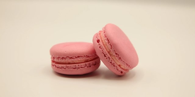 Rose Macaron