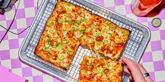 Buff Chix Pizza