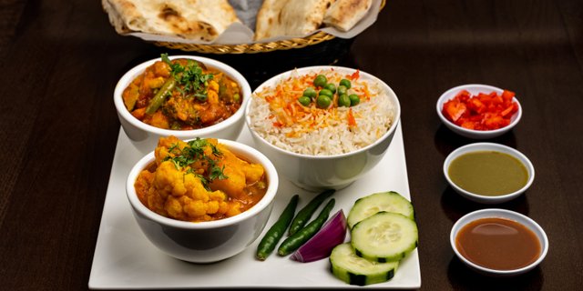 2 Veg Entree Lunch Box