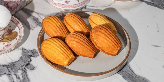 Half Dozen Madeleines