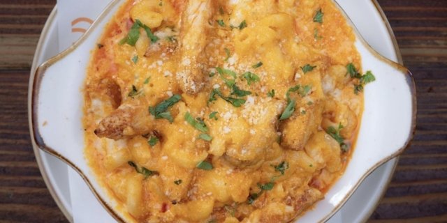 Buffalo Chicken Mac & Cheese Tray