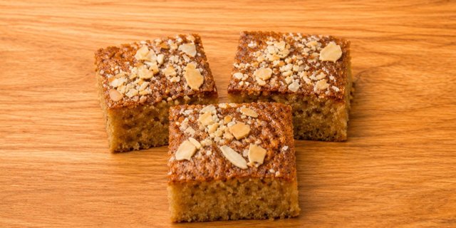 Almond Honey Cake Bites