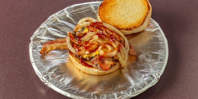 Red Smoked Burger