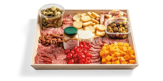 Charcuterie Deluxe Grazer Board