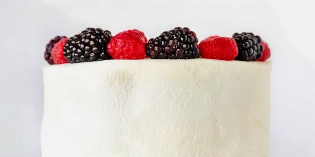 16" Berry Shortcake