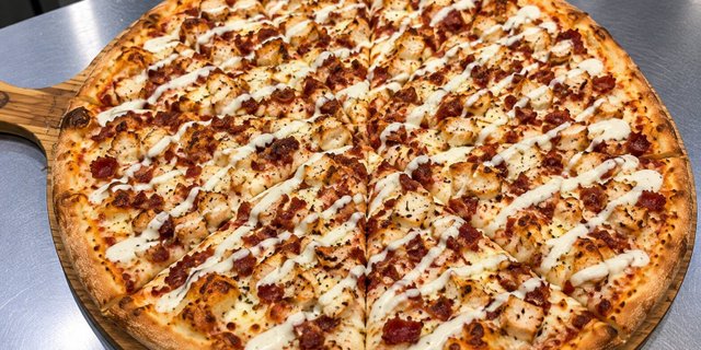 Chicken, Bacon & Ranch Pizza