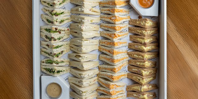 Rodilla Sandwich Tray