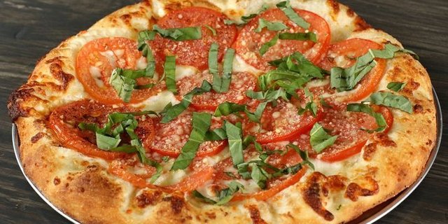 Gluten-Free Margherita Pizza