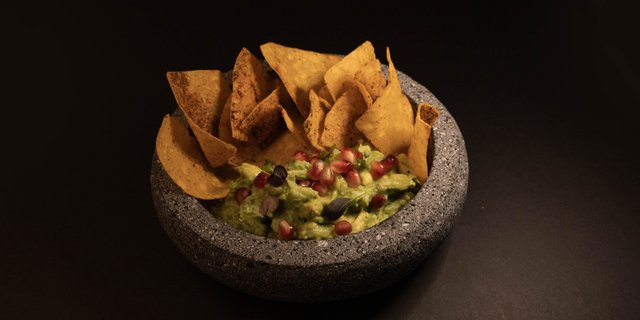 Quart Guacamole & Totopos