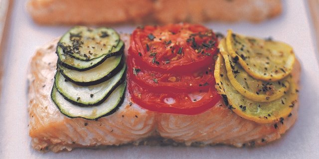 Salmon Fillet w/ Roasted Vegetables