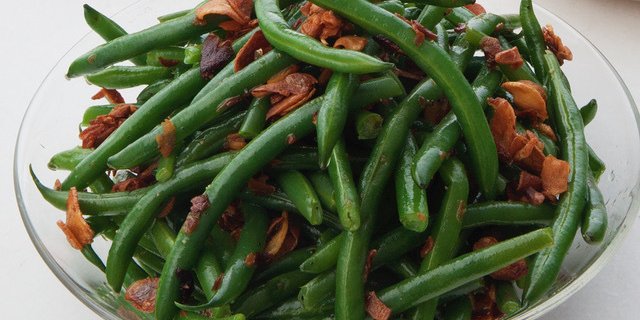 Green Beans w/ Roasted Garlic Salad