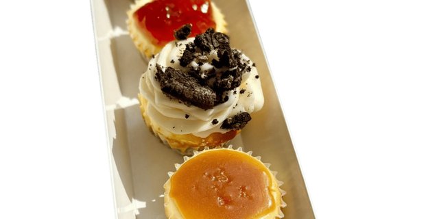 Cookie Crust Cheesecake Flight