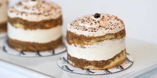 Tiramisu Pastry Box