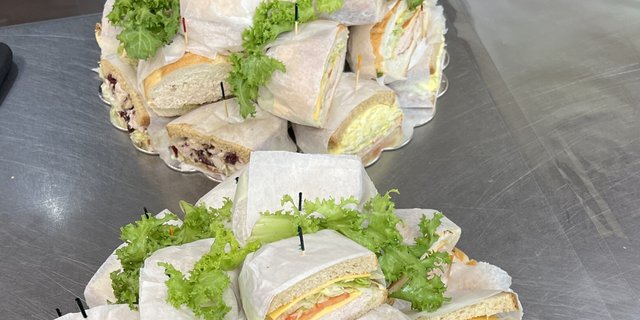 Corporate Lunch for 20 to 25 People