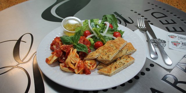 Pasta w/ Garlic Bread & Salad Combo For 15 People