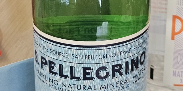 Acqua S. Pellegrino Sparkling Water