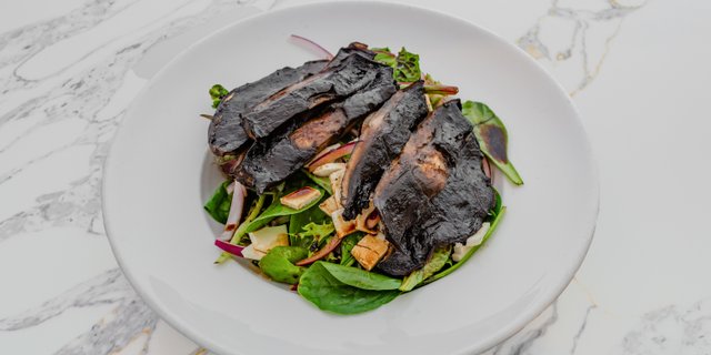Grilled Portobello Salad