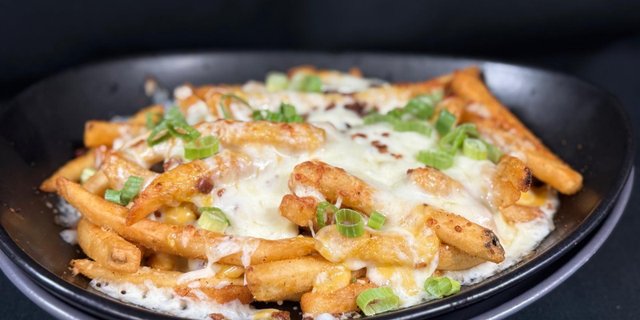 Cheddar & Bacon Loaded Street Fries