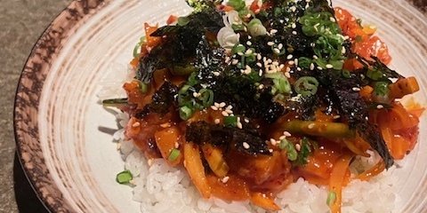 Spicy King Salmon Poke Party Tray