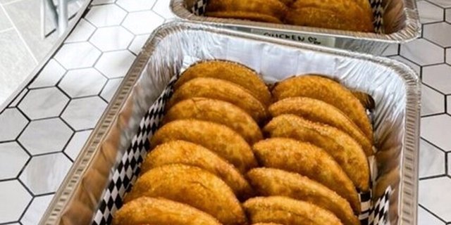 100 Assorted Empanadas Tray