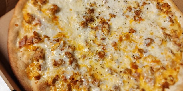 Buffalo Cordon Bleu Pizza
