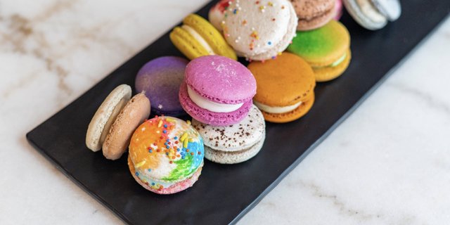 Macaron Box