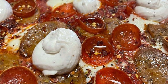 13" The Big Apple Pizza