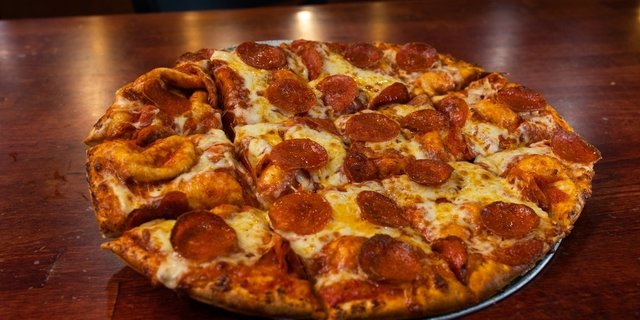 Super Pepperoni Pizza