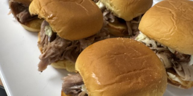 20 Pulled Pork Sliders