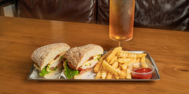 Chicken Club + Iced Peach Oolong Tea