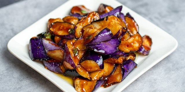 Stir-Fried Spicy Eggplant w/ Garlic Sauce