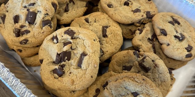 Fresh Baked Chocolate Cookies