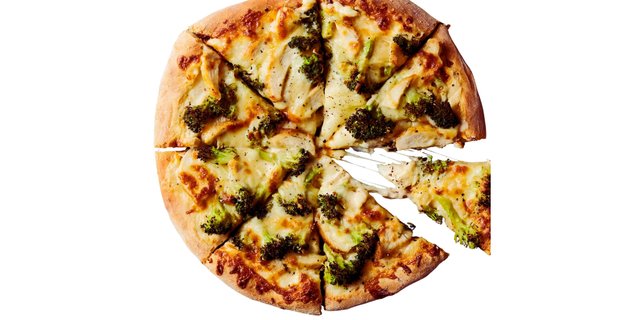 Chicken Cutlet W/ Broccoli Pizza