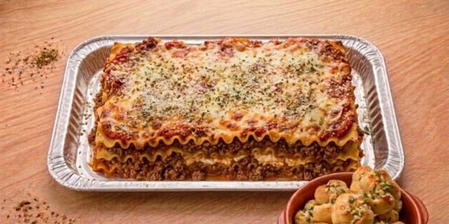 Meat Lasagna Tray