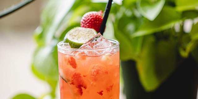 Strawberry Cucumber Limonada