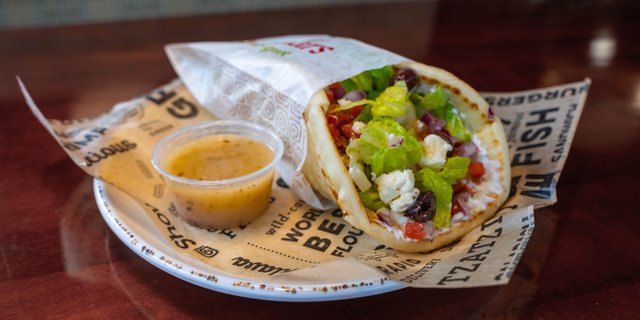 Greek Veggie Pita Boxed Lunch
