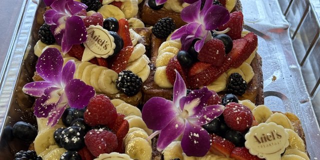 Banana Berries French Toast Tray