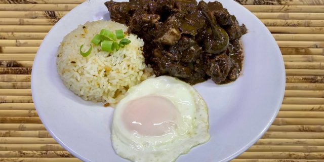 Dinuguansilog
