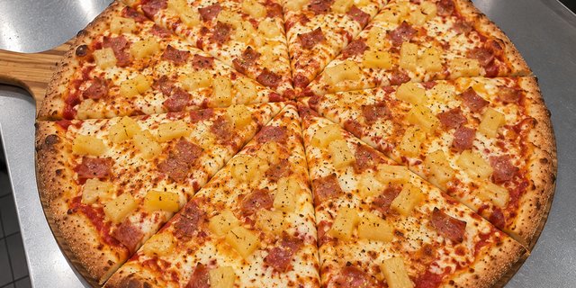 Hawaiian Pizza
